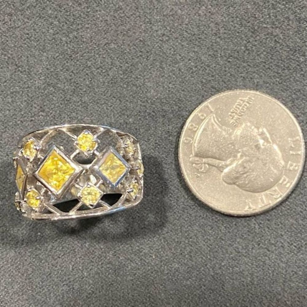 Yellow Rhinestone Ring Size‎ 7.5 - Picture 3 of 4
